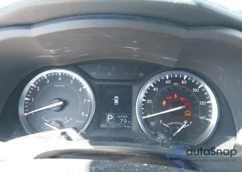 2015 Toyota Highlander Le Plus V6 z USA, uszkodzony, nr VIN 5TDBKRFH2FS194962